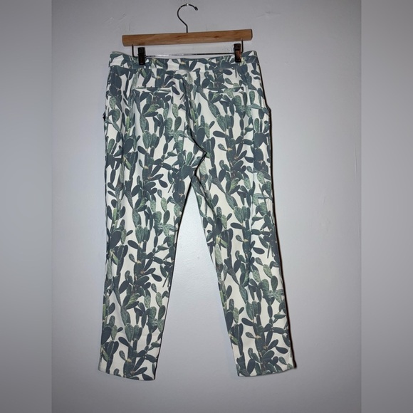 Lululemon Jet Cropped Slim Cactus Pants size 8 - Picture 4 of 5